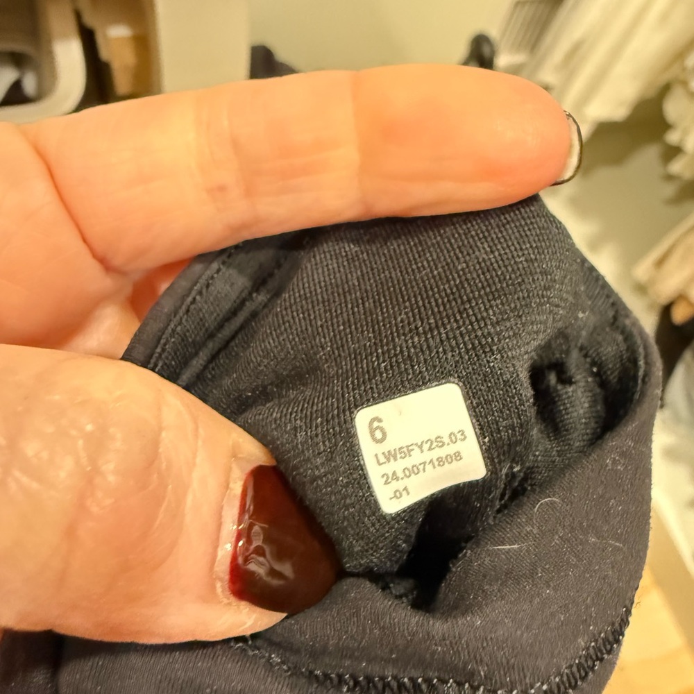 Lululemon Black Wunder Train High-Rise Ribbed Leggings tight 25” size 6 - Picture 5 of 5
